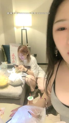 超靓女神级大屌萌妹小姐姐约操两个00后大学生姐妹花玩双飞  罕见奇葩性爱 把两哥小妞爆操轮着干 高清源码录制